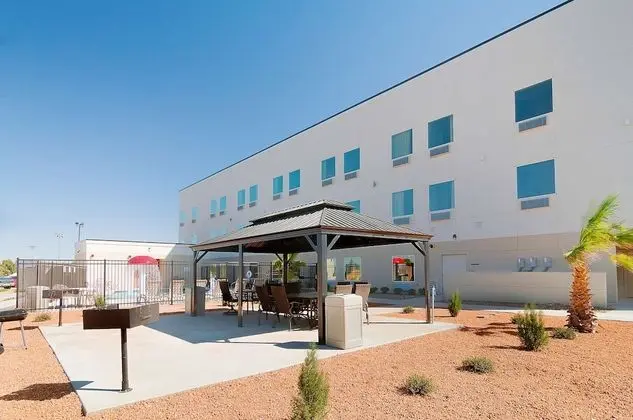 Motel 6 Midland, TX - Dış Mekan
