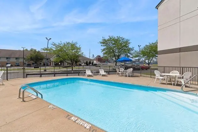 Motel 6 Milan, OH - Sandusky - Havuz