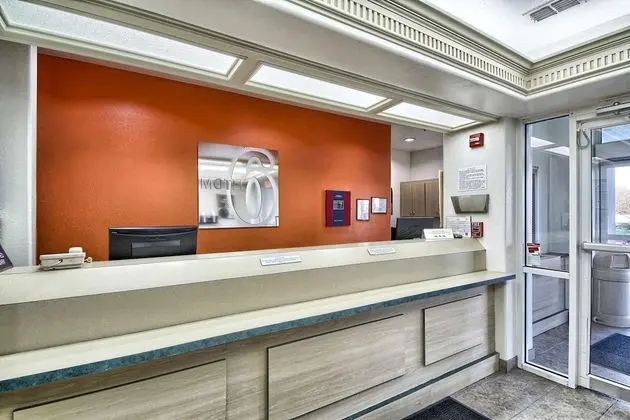 Motel 6 Mission, TX - Lobi