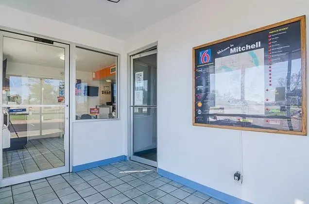 Motel 6 Mitchell, SD - Lobi