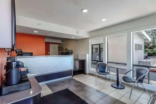 Motel 6 Modesto, CA - Lobi