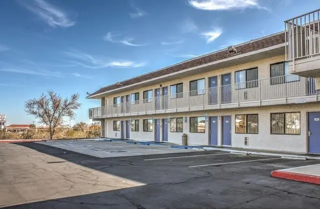 Motel 6 Mojave, CA - Dış Mekan