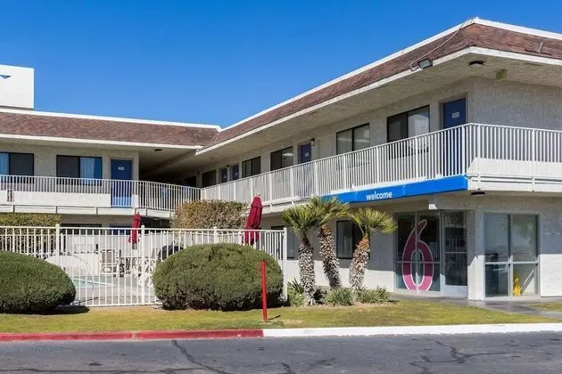 Motel 6 Mojave, CA - Öne Çıkan Resim