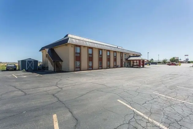 Motel 6 Moriarity