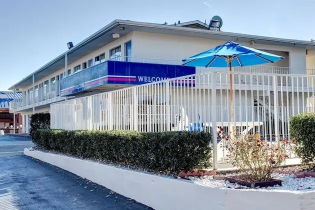 Motel 6 Murfreesboro, TN - Dış Mekan