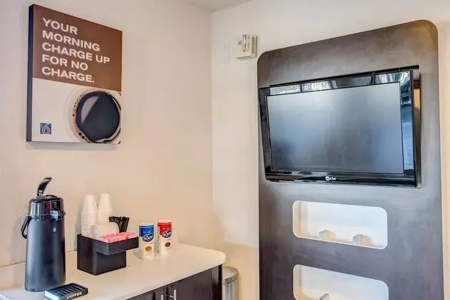 Motel 6 Murfreesboro, TN - Yerinde Yemek