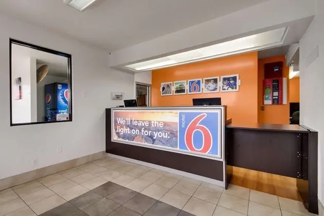 Motel 6 Muskogee, OK - Lobi