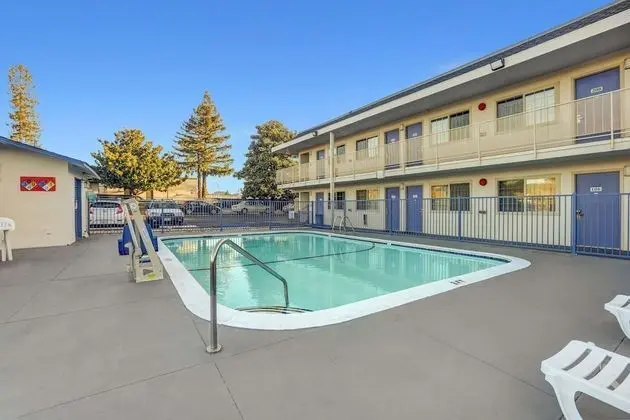 Motel 6 Napa, CA - Havuz