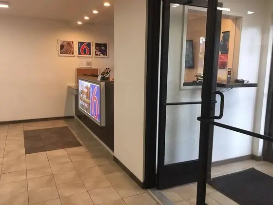 Motel 6 Nashville, TN - Airport - Lobi