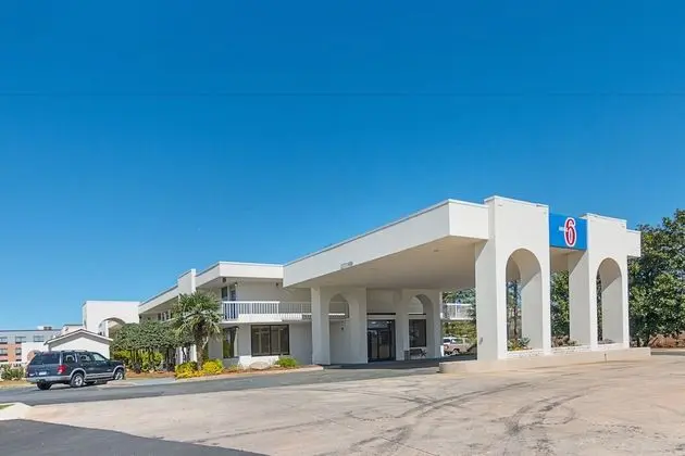 Motel 6 Newnan, GA - Dış Mekan