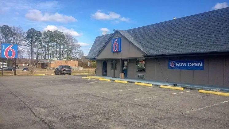 Motel 6 Newport News, VA - Fort Eustis - Dış Mekan