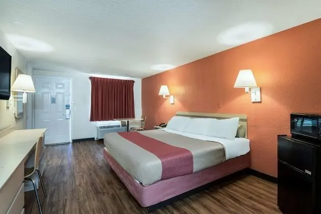 Motel 6 Newport News, VA - Öne Çıkan Resim