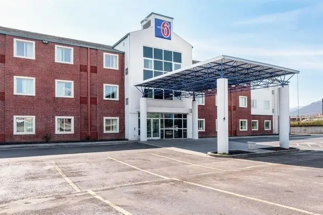 Motel 6 Newport, TN