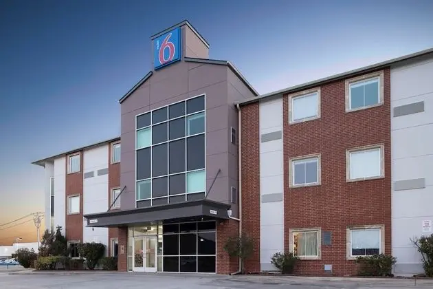 Motel 6 Norman, OK - Dış Mekan
