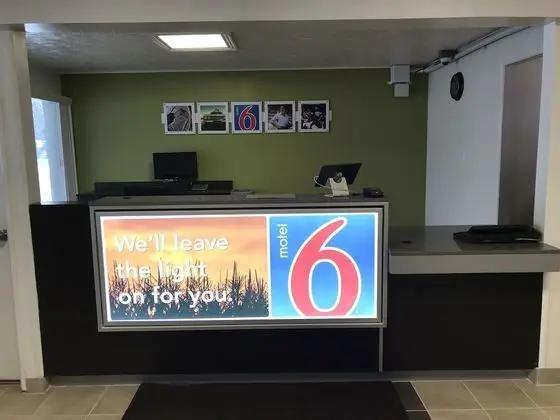 Motel 6 North Olmsted, OH - Cleveland - Lobi
