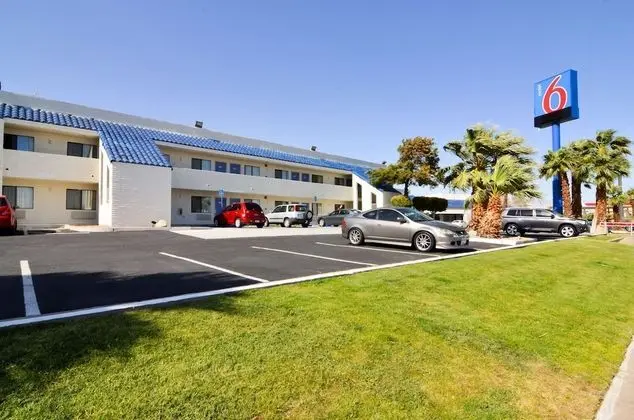 Motel 6 North Palm Springs, CA - North - Dış Mekan