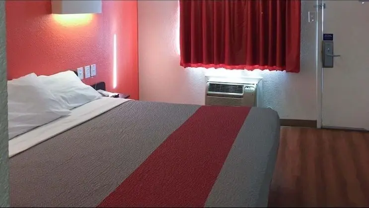 Motel 6 North Richland Hills, TX - Oda