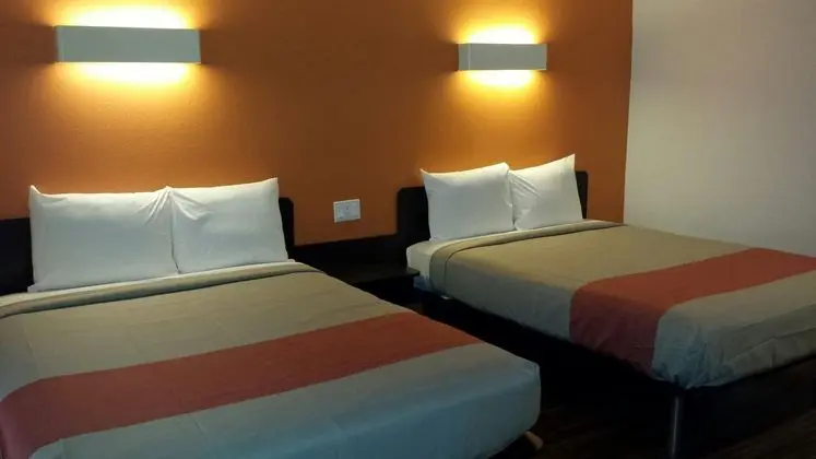 Motel 6 Oceanside Marina