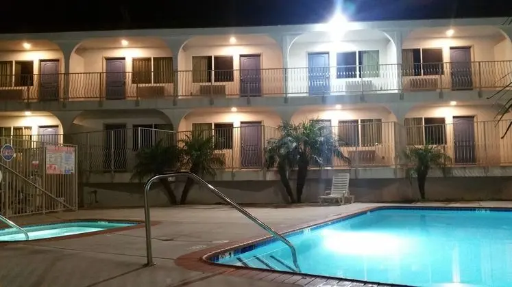 Motel 6 Oceanside Marina - Havuz