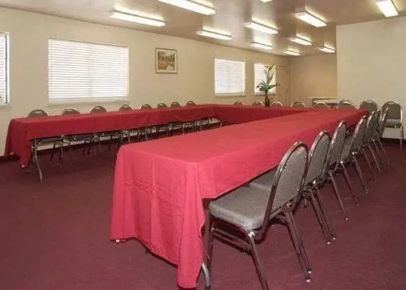 Motel 6 Oklahoma City OK - İş / Konferans