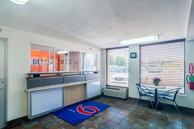 Motel 6 Oklahoma City, OK - South - Lobi