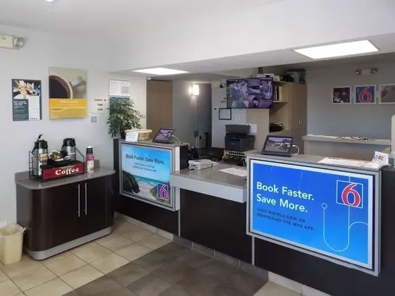 Motel 6 Ontario, OR - Lobi