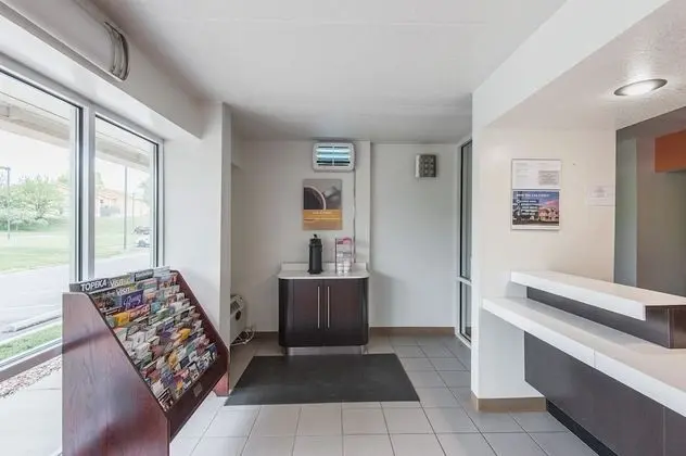 Motel 6 Overland Park, KS - Yerinde Yemek