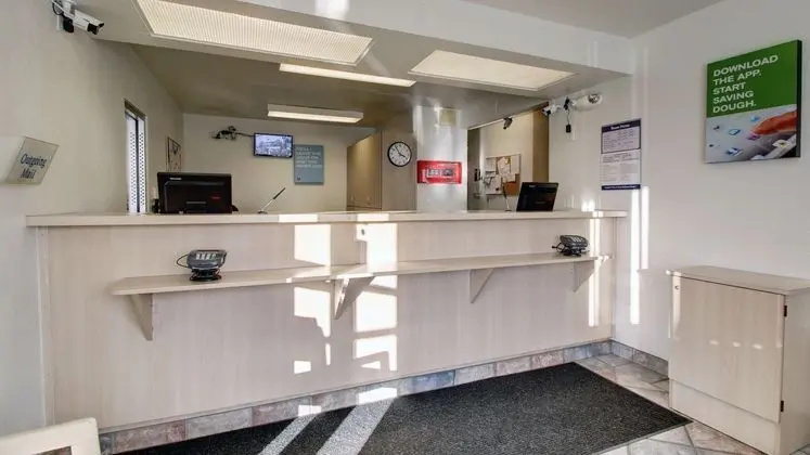 Motel 6 Owensboro, KY - Lobi