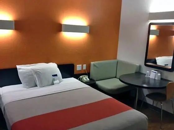 Motel 6 Palatine, IL - Chicago Northwest - 1