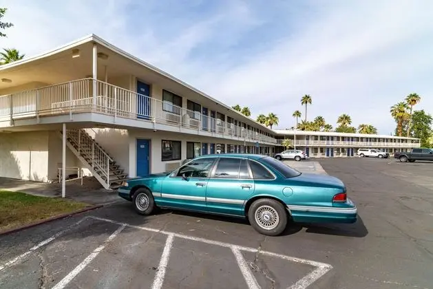 Motel 6 Palm Springs, CA - East - Palm Canyon - Dış Mekan