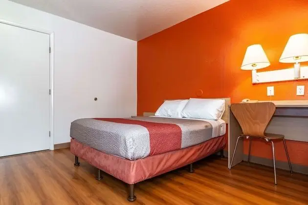 Motel 6 Palm Springs, CA - East - Palm Canyon - Oda