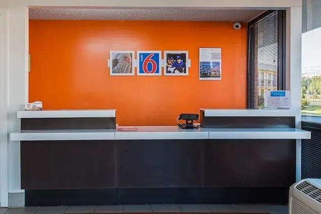 Motel 6 Perry, GA - Lobi