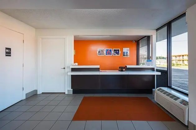 Motel 6 Perry, GA - Lobi