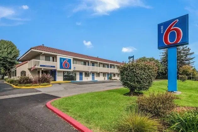 Motel 6 Petaluma, CA - Dış Mekan
