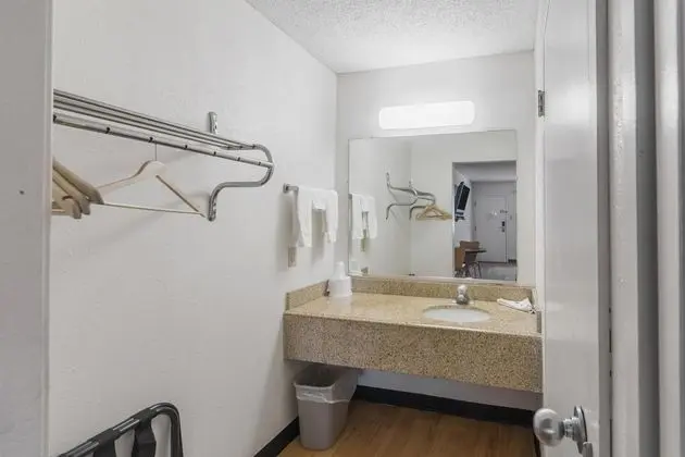 Motel 6 Philadelphia,PA-Brooklawn, NJ