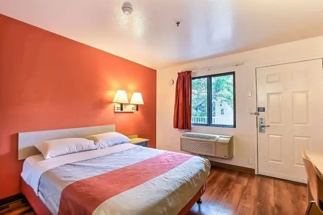 Motel 6 Pinole, CA - Oda