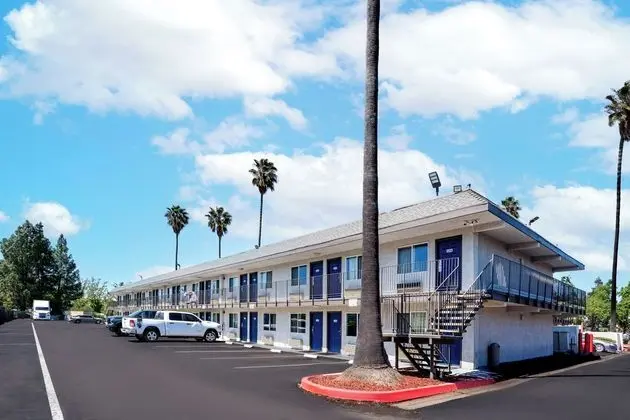 Motel 6 Pleasanton, CA - Dış Mekan