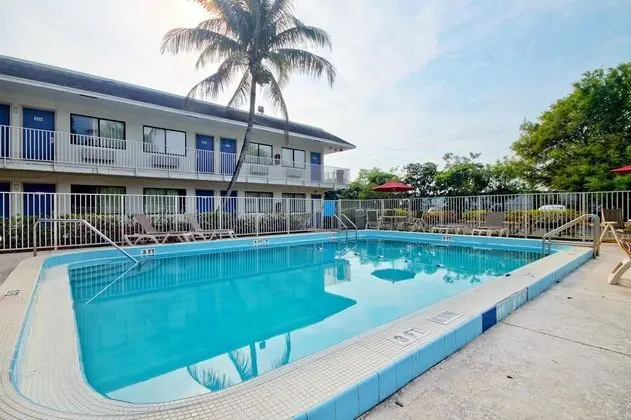 Motel 6 Pompano Beach