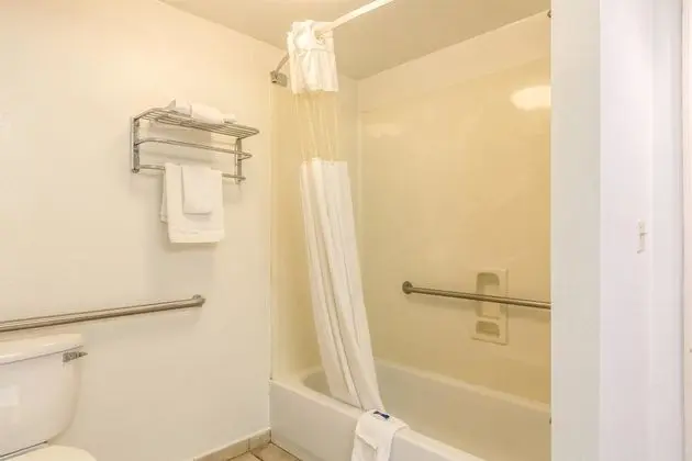 Motel 6 Pooler, GA - Savannah Airport - Banyo Tipleri