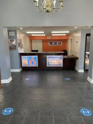 Motel 6 Pooler, GA - Savannah Airport - Lobi