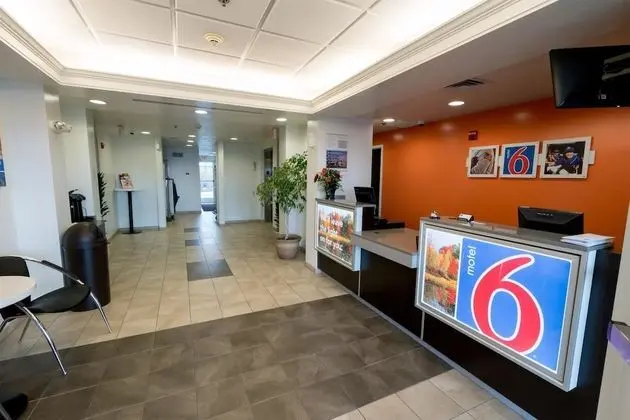 Motel 6 Pottstown, PA - Lobi