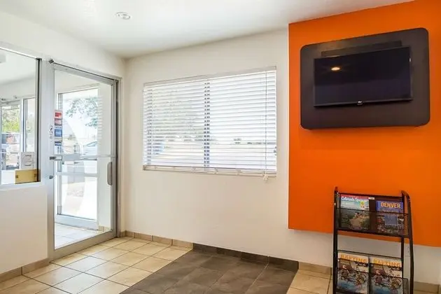 Motel 6 Pueblo, CO - I-25 - Lobi