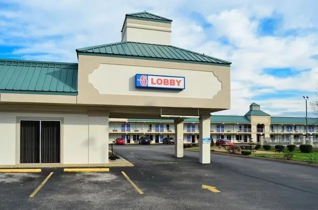 Motel 6 Pulaski, TN