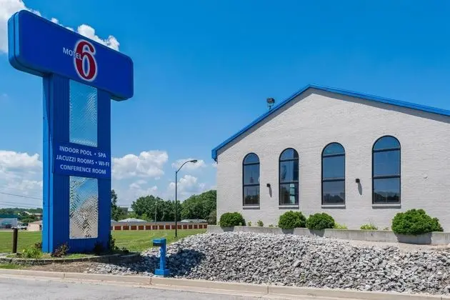 Motel 6 Richmond, IN