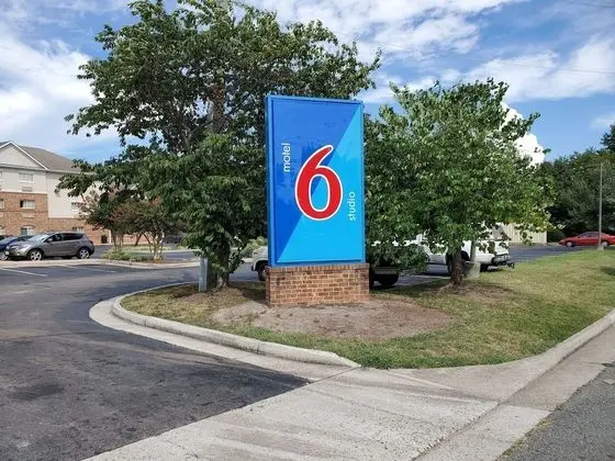 Motel 6 Richmond, VA - I-64 West - Dış Mekan