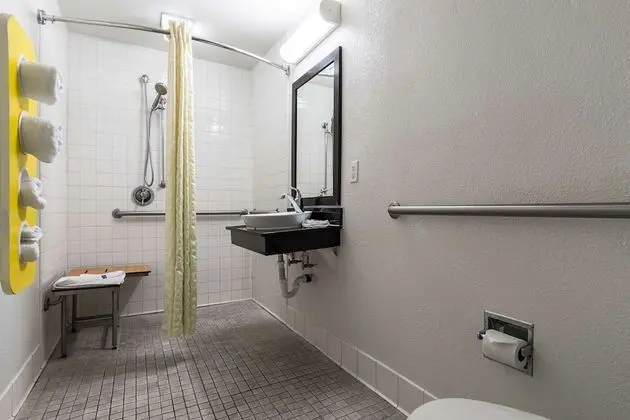 Motel 6 Riverside, CA - UCR East - Erişilebilirlik