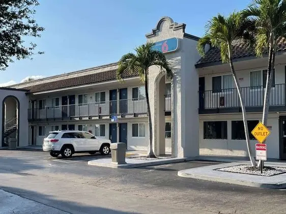 Motel 6 Riviera Beach, FL - Dış Mekan