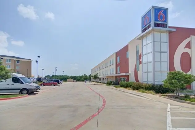 Motel 6 Roanoke, TX - Northlake - Speedway - Dış Mekan