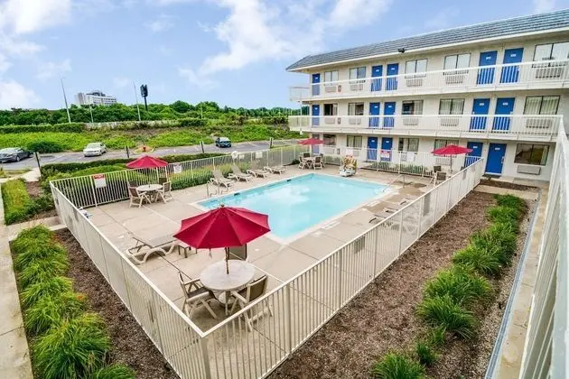Motel 6 Rolling Meadows, IL - Chicago Northwest - Havuz