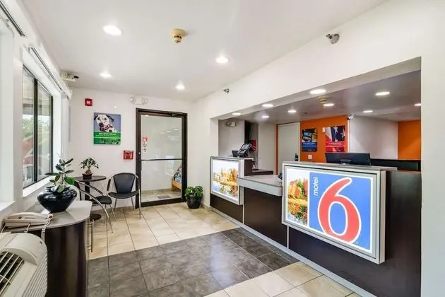 Motel 6 Rolling Meadows, IL - Chicago Northwest - Lobi